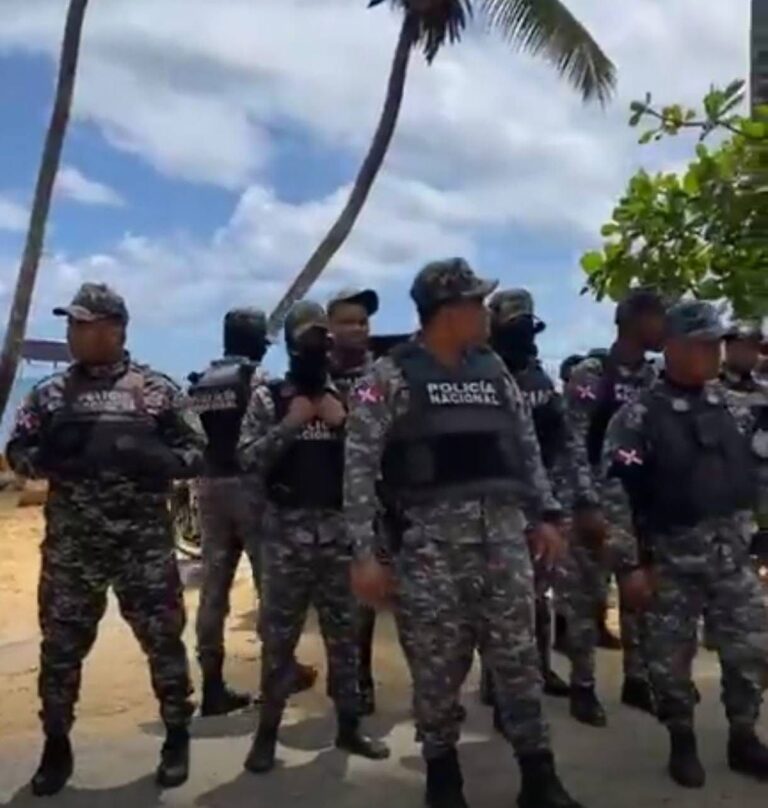 Fuerza Pública ejecuta desalojo en Las Terrenas #FVDigital