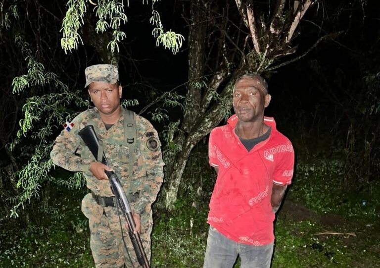 Interceptan haitiano con 100 paquetes de cigarrillos ilegales