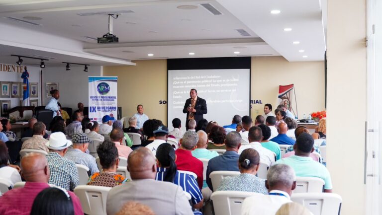 Foro comunitario aborda los retos de la democracia en RD #FVDigital