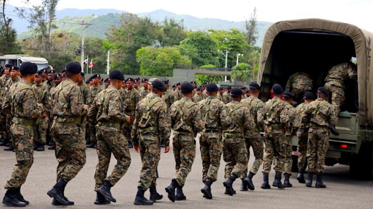 Ejército dominicano despliega 800 soldados para reforzar la frontera