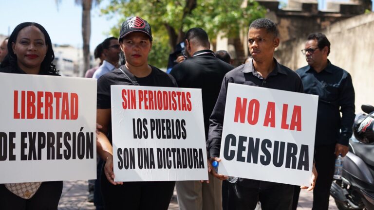 Periodistas alzan una sola voz contra el maltrato