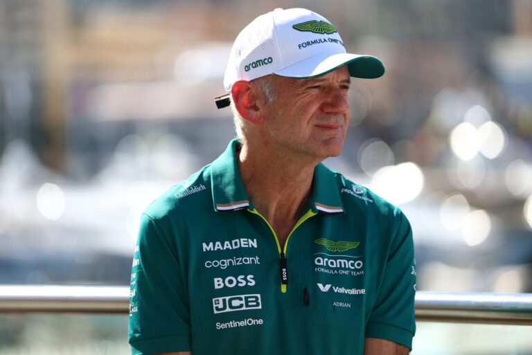 Newey se estrena vestido de verde con Aston Martin F1 en Mónaco #F1 #FVDigital