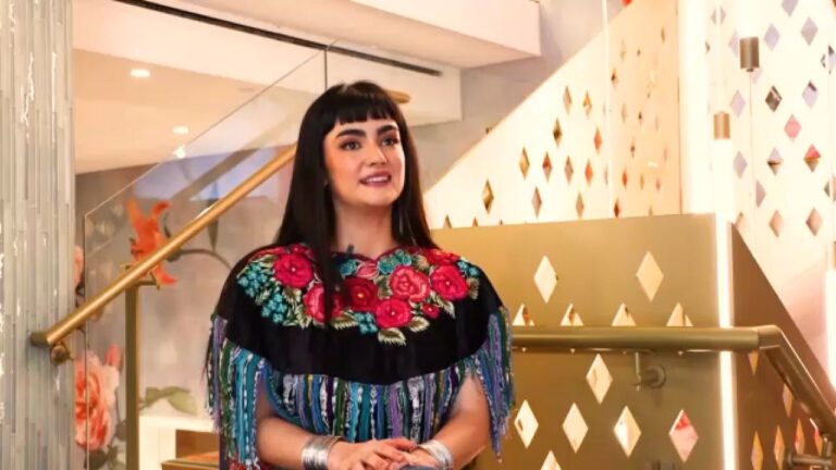 Aline Mayagoitia debuta con “Real Women Have Curves”