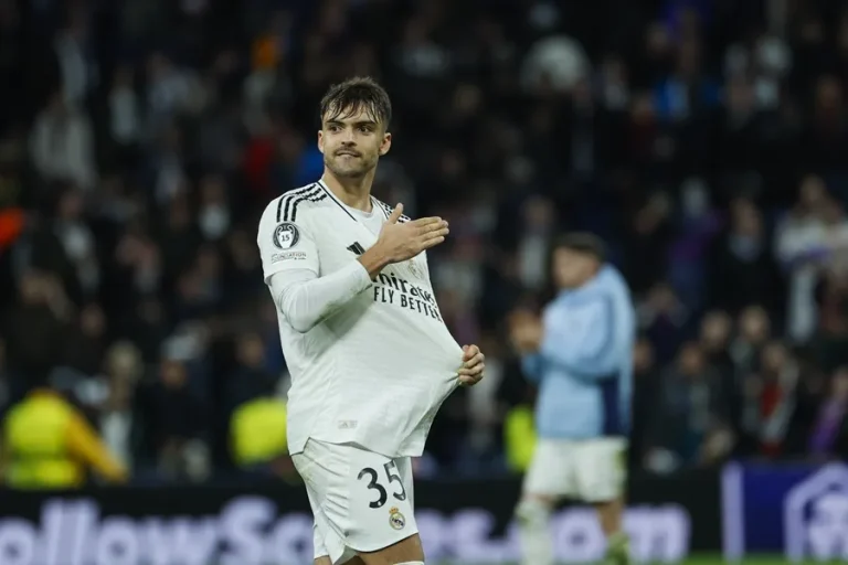 Procesan al futbolista Asencio y tres excompañeros por compartir vídeos sexuales de una menor