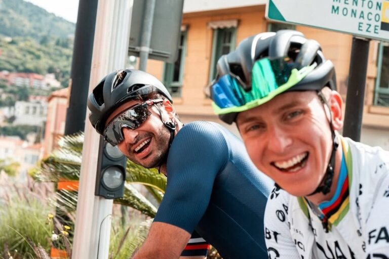 Carlos Sainz comparte con Tadej Pogacar un entrenamiento de lujo para Mónaco #F1 #FVDigital