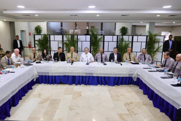 Policiales: Ministros de la Presidencia, de Defensa y director de la P.N. encabezan reunión de seguimiento al Plan de Seguridad Ciudadana