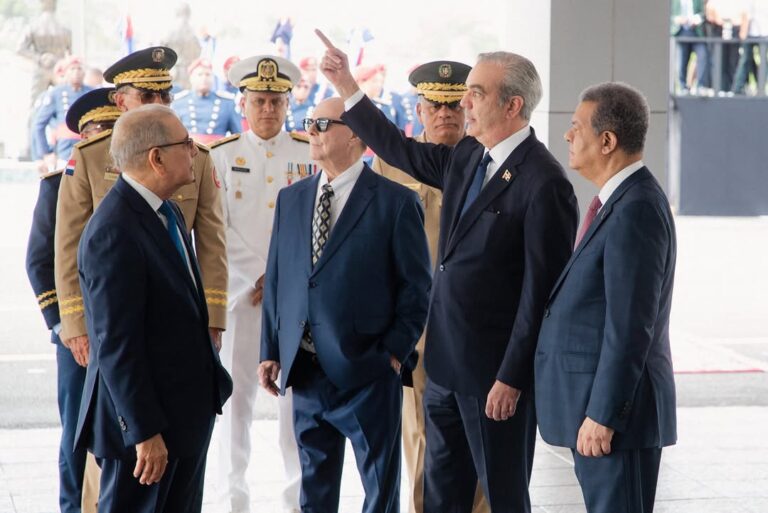 ¿Podrán Abinader y los ex presidentes resolver la crisis haitiana? – #DeInteres   #FVDigital