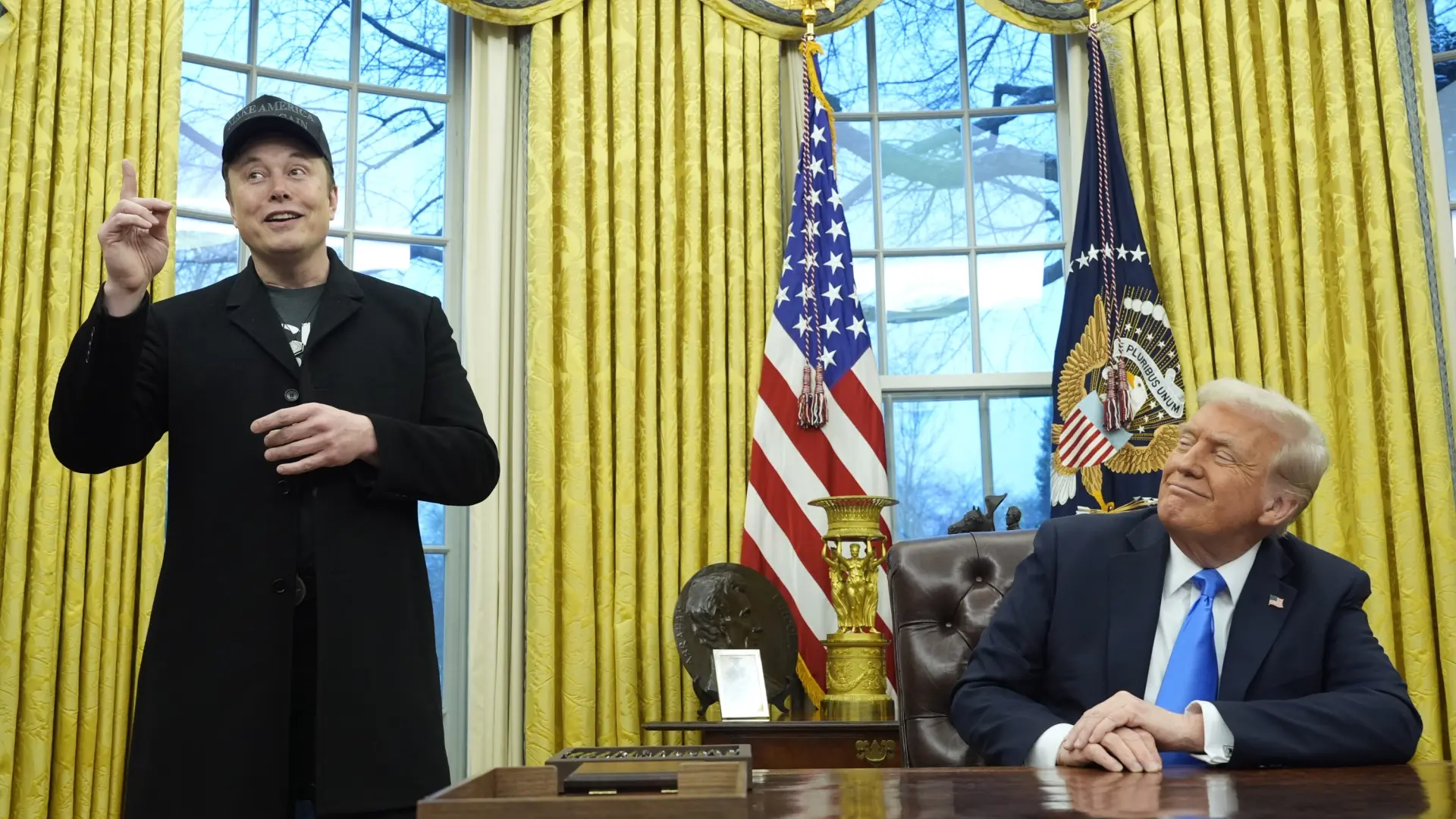 el-presidente-donald-trump-junto-a-elon-musk-habla-en-el-despacho-oval.jpeg