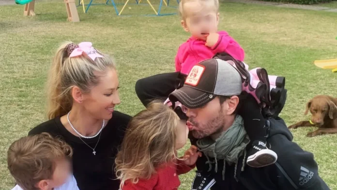enrique-iglesias-con-sus-hijos_2bfd.webp