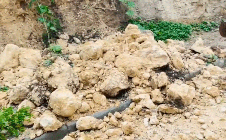 Fuertes aguaceros provocan derrumbes en Guayabo, Elías Piña