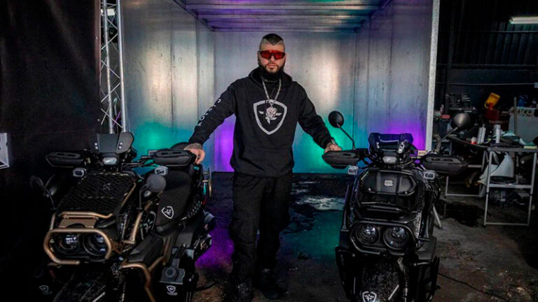 Farruko presentó su propia línea de motocicletas #FVDigital