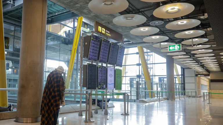 #Mundo:”Hay charcos de orina y chinches” #FVDigital