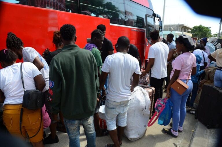 Cuarta caravana de retorno de haitianos desde RD – #DeInteres   #FVDigital