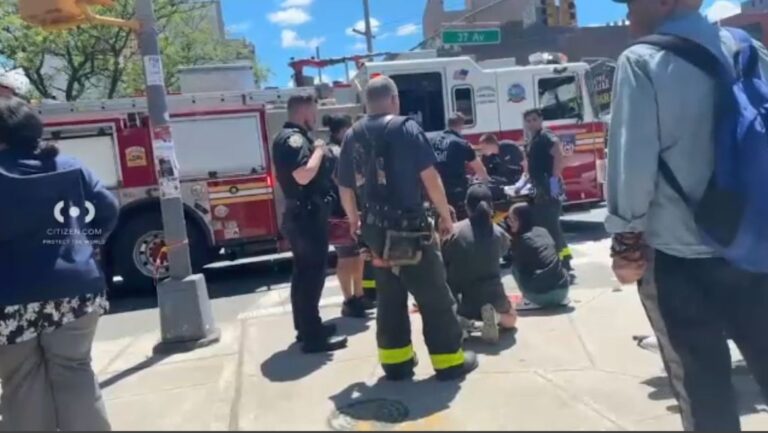 Buscan al conductor que atropelló a dos niñas en Queens