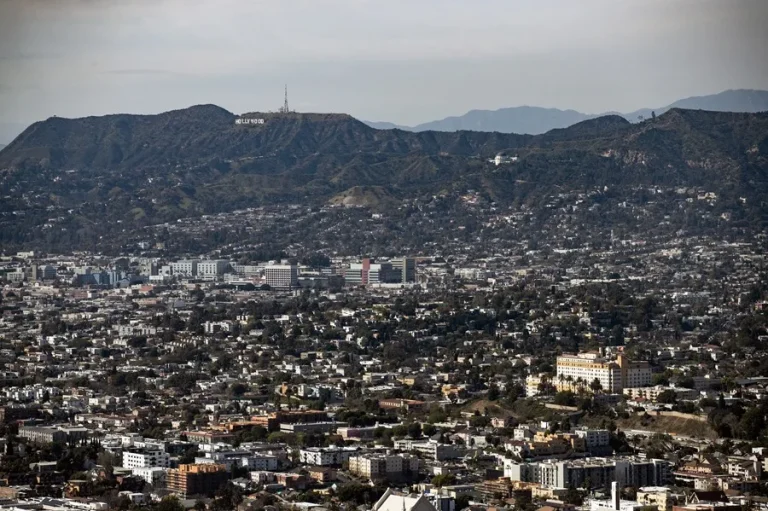 Los Ángeles inicia plan para impulsar la producción de películas y revivir Hollywood