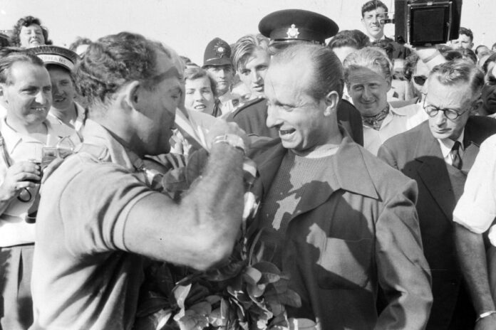 juan-manuel-fangio-mercedes-st.jpg