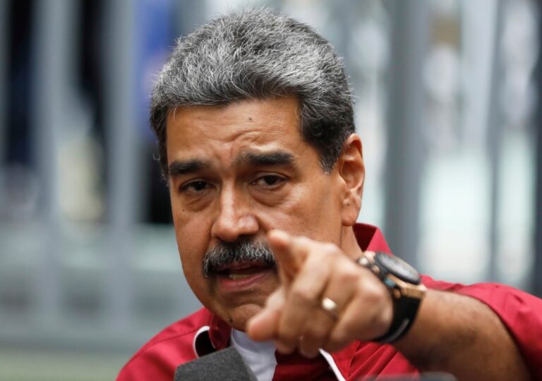 Maduro, sin pruebas de su triunfo, acusó a Daniel Noboa de “fraudulento”
