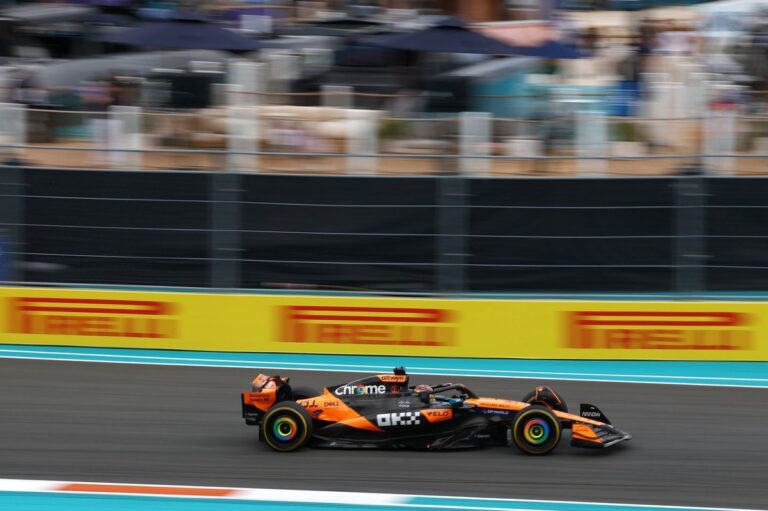 #Deportes: Piastri empieza fuerte en la P1 de Miami F1; Sainz 4º y Alonso 10º #F1