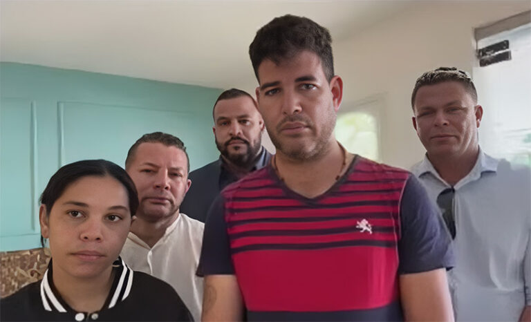 Padres de Roldany no se rinden