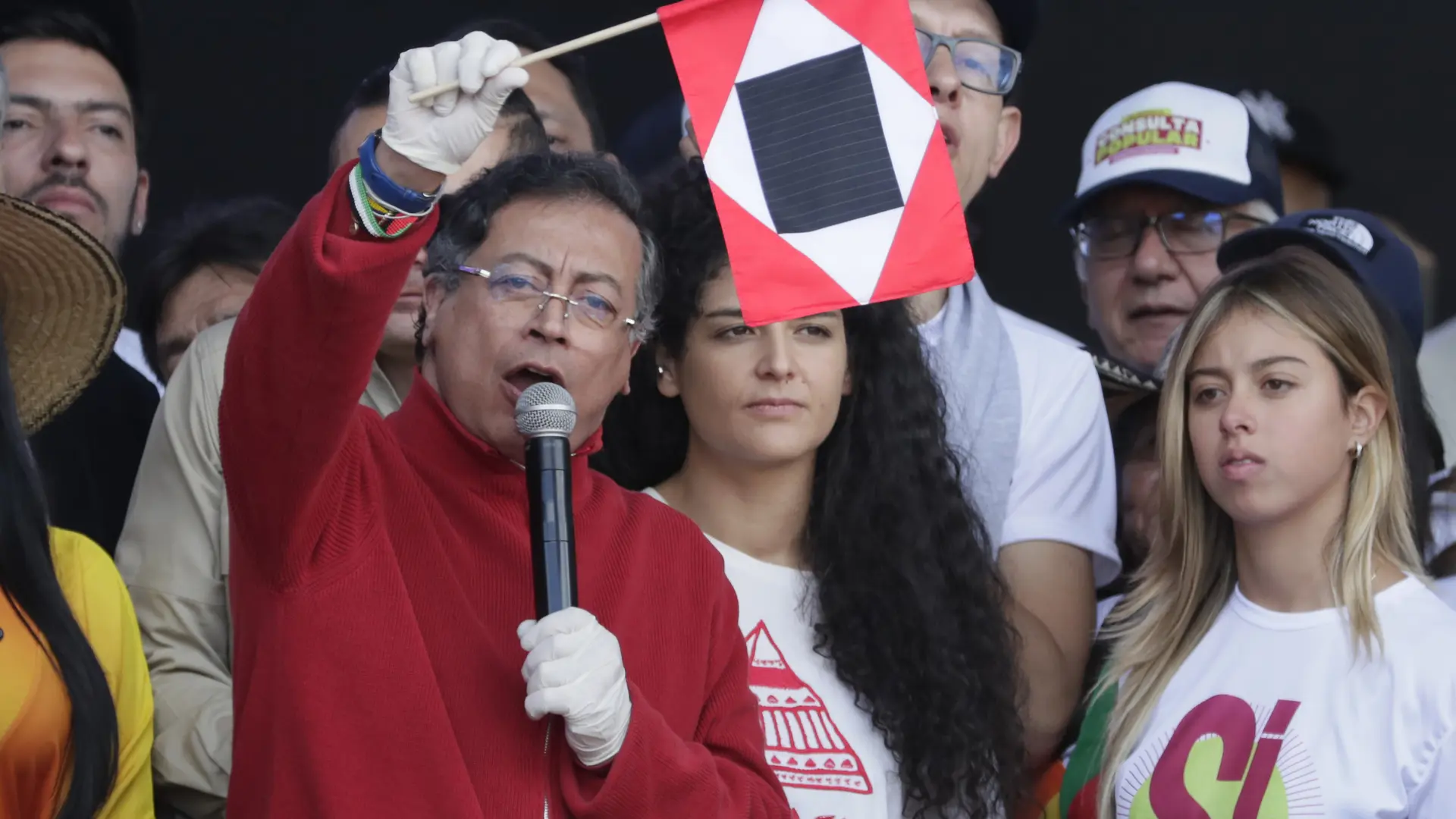 #Mundo:Gustavo Petro asegura que ha sido operado de un tumor facial que le impidió estar en el funeral del papa Francisco
