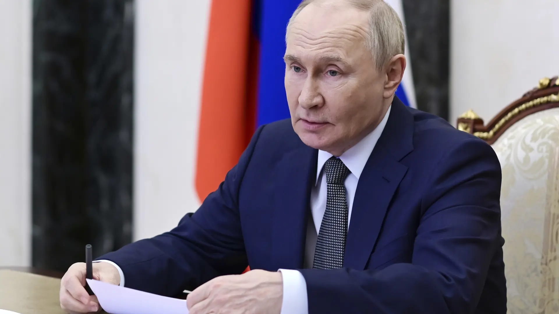 #Mundo:Rusia califica de “reacción emocional” las palabras de Trump llamando “loco” a Putin y defiende sus ataques aéreos contra Ucrania #FVDigital