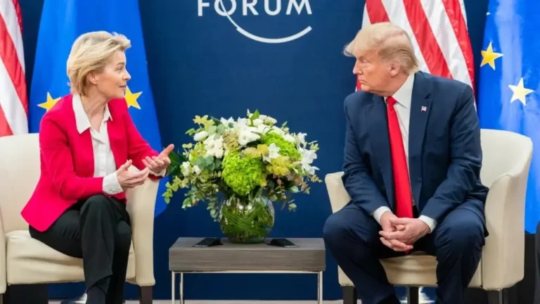 #Mundo:Trump confirma que retrasa hasta el 9 de julio los aranceles del 50% a la UE como le había pedido Von der Leyen #FVDigital