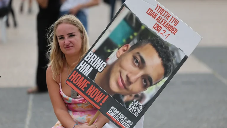 #Mundo:Edan Alexander, el último rehén vivo estadounidense que Hamás liberará este lunes