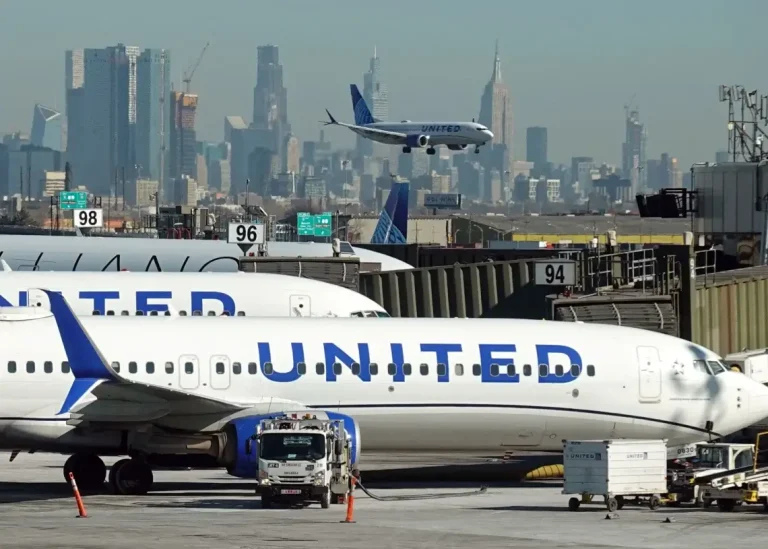 Suspenden vuelos en aeropuerto de Newark tras falla en equipos