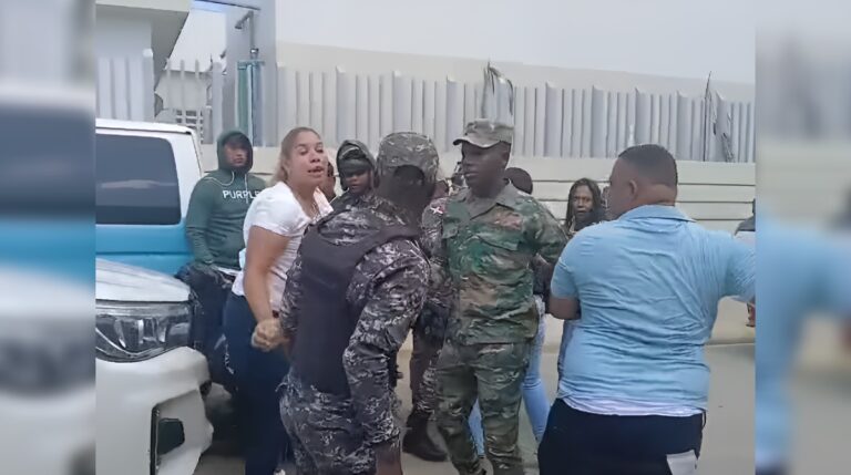 Familiares de Alex Toribio exigen cuerpo en hospital de Esperanza #FVDigital #FelixVictorino