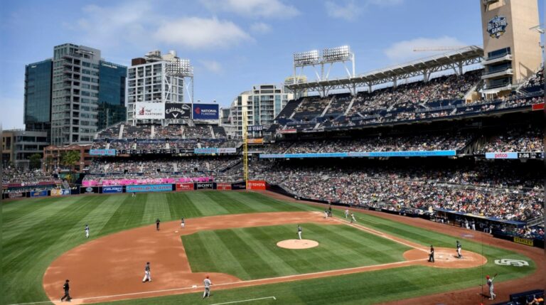 Advertencias y expulsión marcan juego entre Dodgers y Padres en San Diego #FVDigital #FelixVictorino