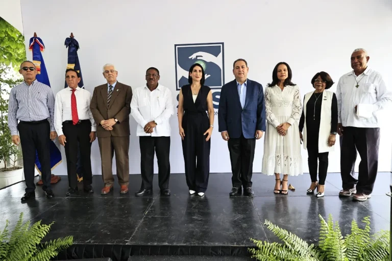 Primera dama y SNS entregan área de Consultas Hospital Infantil Dr. José Manuel Rodríguez