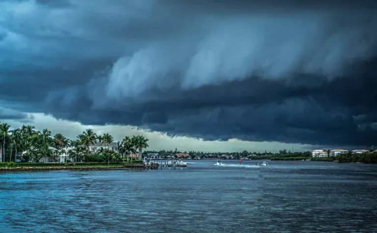Estados Unidos dejará de compartir datos para pronosticar huracanes