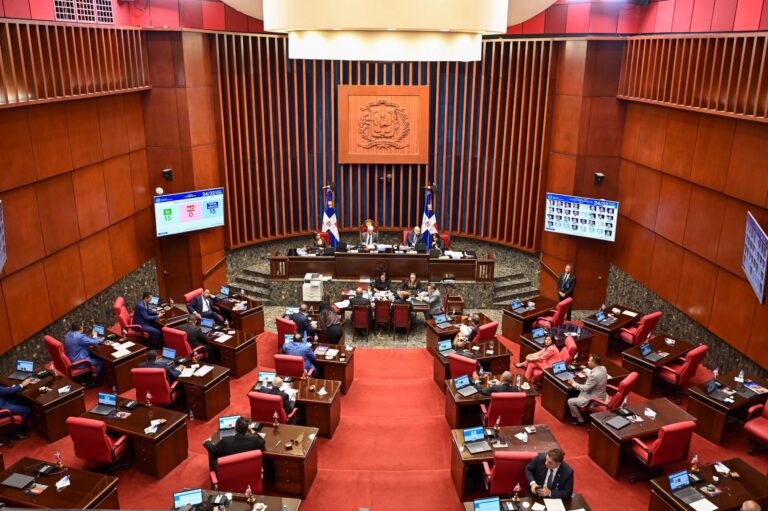 Senado conforma comisión especial para estudio y análisis del proyecto de ley de agua