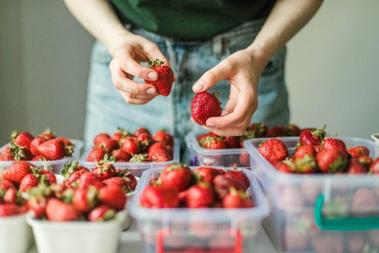 #Salud: Este es el error que todo el mundo comete con las fresas y que altera su sabor