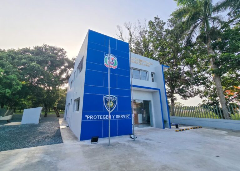 Policiales: Gobierno inaugura moderna Estación Policial en Sabana de la Mar para fortalecer la seguridad ciudadana
