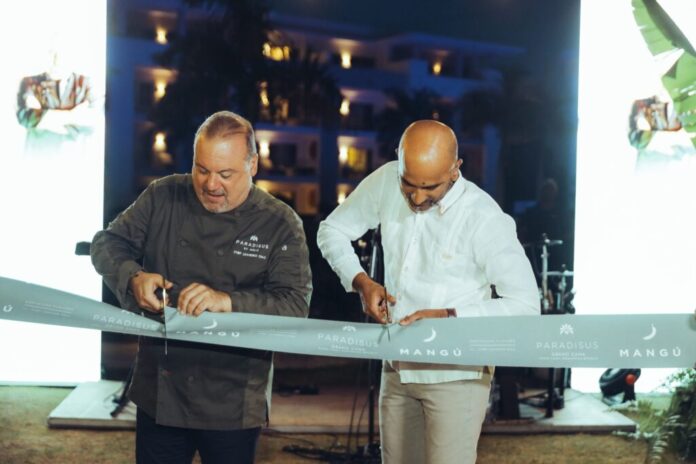 5281-Chef-Leandro-Diaz-y-Derryl-Dcosta-realizan-corte-de-cinta-que-deja-inaugurado-el-restaurante-Ma.jpeg