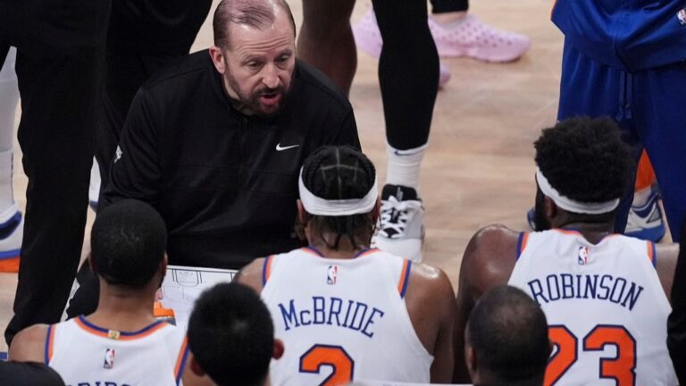 Knicks despiden al entrenador Tom Thibodeau perder finales