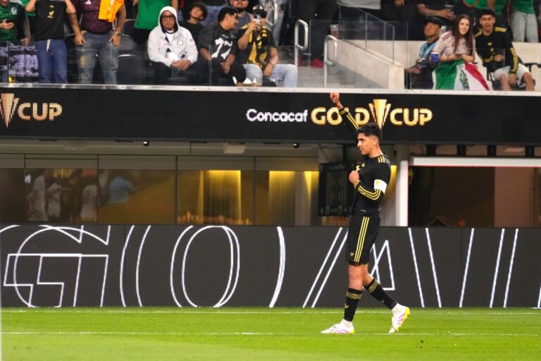 México supera a República Dominicana en arranque de Copa Oro