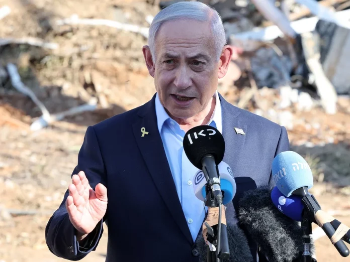 Benjamin-Netanyahu-con-la-prensa.webp.webp