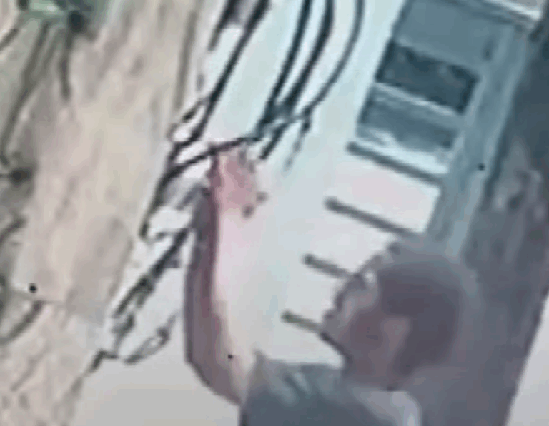 Roban un lote de contadores en Villa Altagracia (video)   #FVDigital