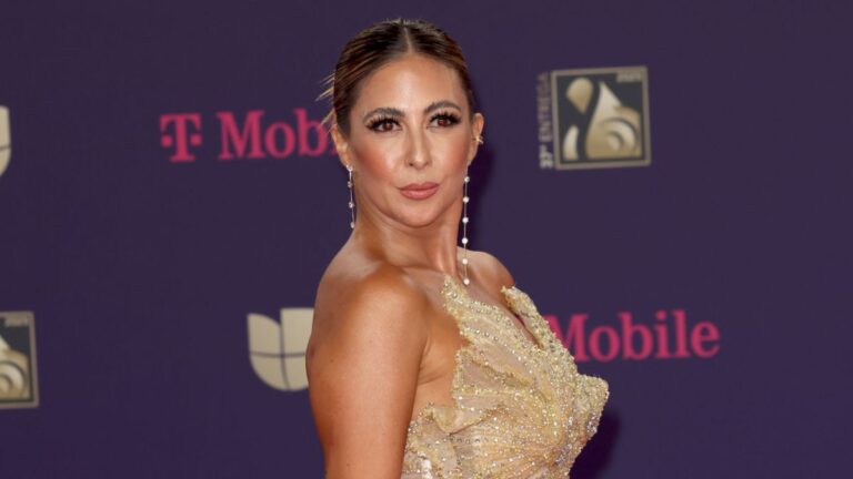 Chiquibaby luce un flamante vestido de aberturas peligrosas #FVDigital