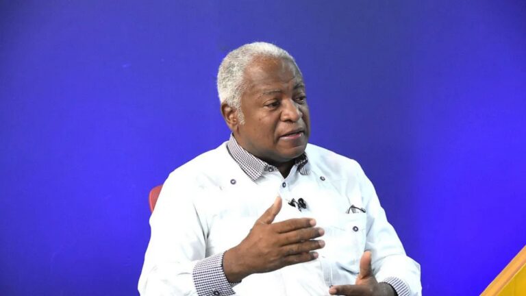 Excónsul haitiano dice a EE.UU. castigar migrantes haitianos no resuelve crisis