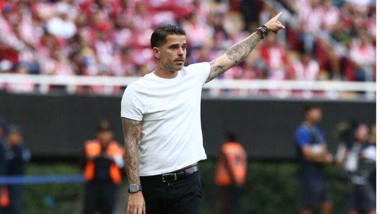 Aseguran que Fernando Gago viajó a México para dirigir al Necaxa #FVDigital