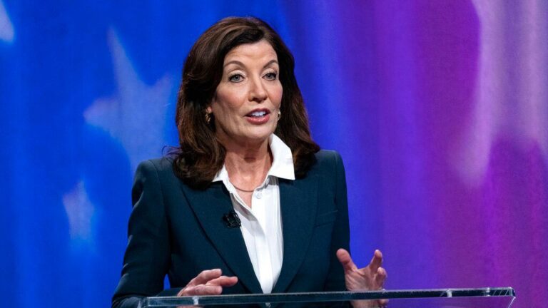 Hochul testifica en la Cámara Baja sobre políticas santuario