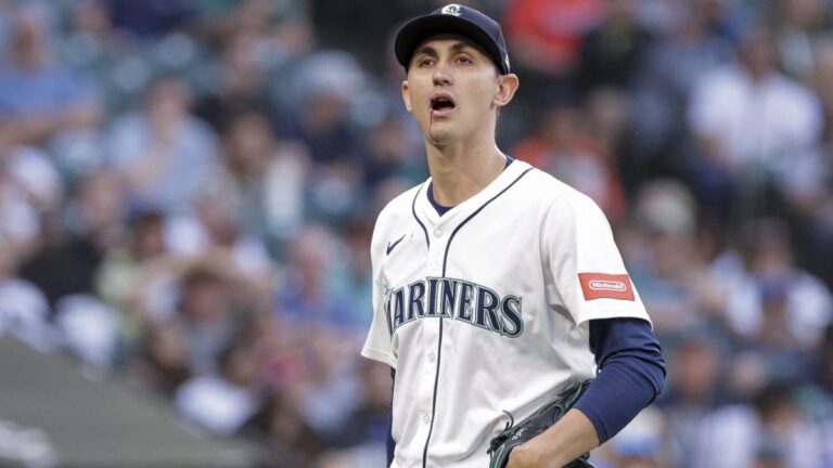 George Kirby, de Seattle Mariners, recibe un lineazo a 102 MPH y termina con la boca ensangrentada