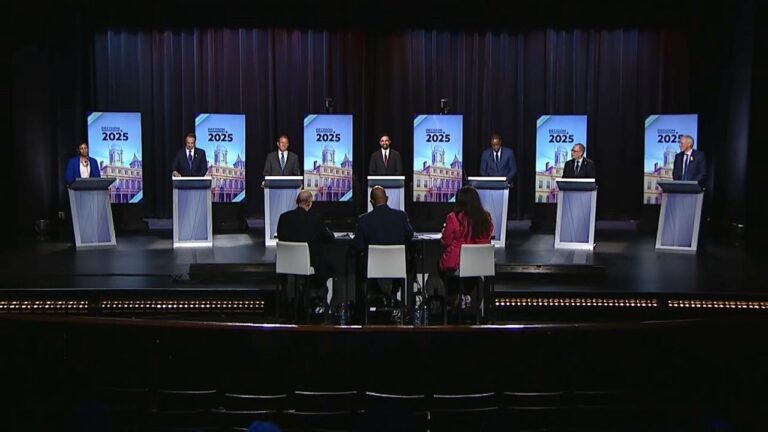 Candidatos a la alcaldía se enfrentan en el último debate