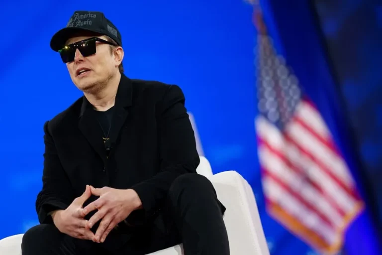 Elon Musk afirma que Trump figura en los archivos de Jeffrey Epstein