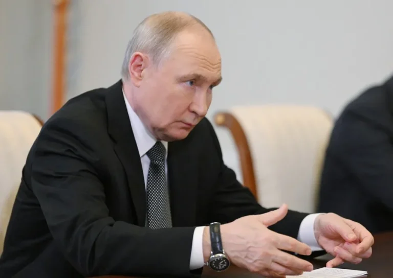 Putin tacha de tontería los supuestos planes de Rusia de atacar a un país de la OTAN