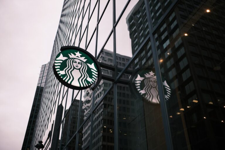 Starbucks es demandada por su política de baños
