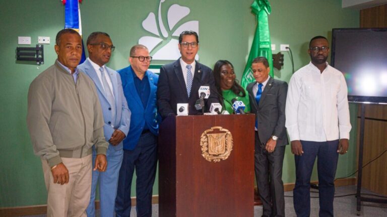 “Burlescas” declaraciones de Abinader sobre préstamos #FVDigital